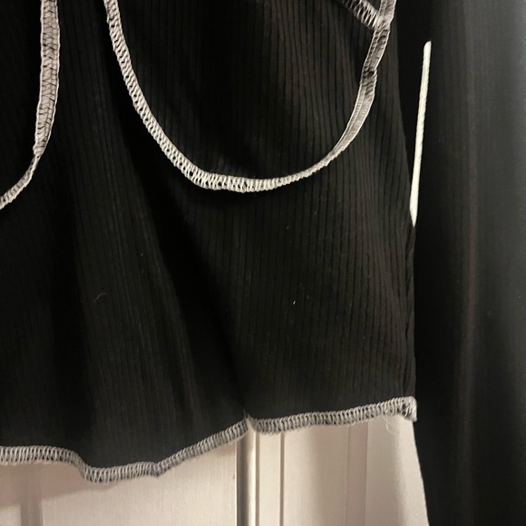 Black Crop Top - Picture 3 of 4